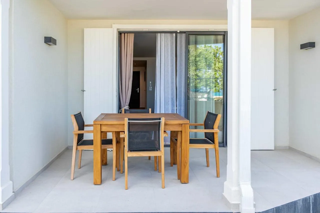 Spacious Studio With Pool And Beach In Orient Bay Cul de Sac