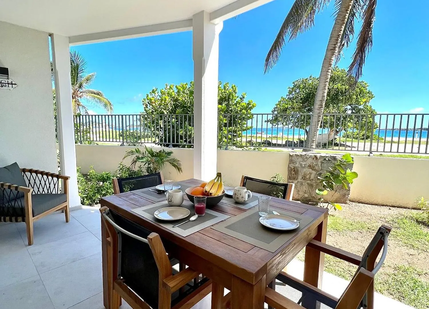Spacious Studio With Pool And Beach In Orient Bay Cul de Sac